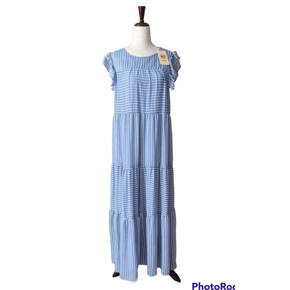 Entro Tiered Maxi Dress - Picture 1 of 9